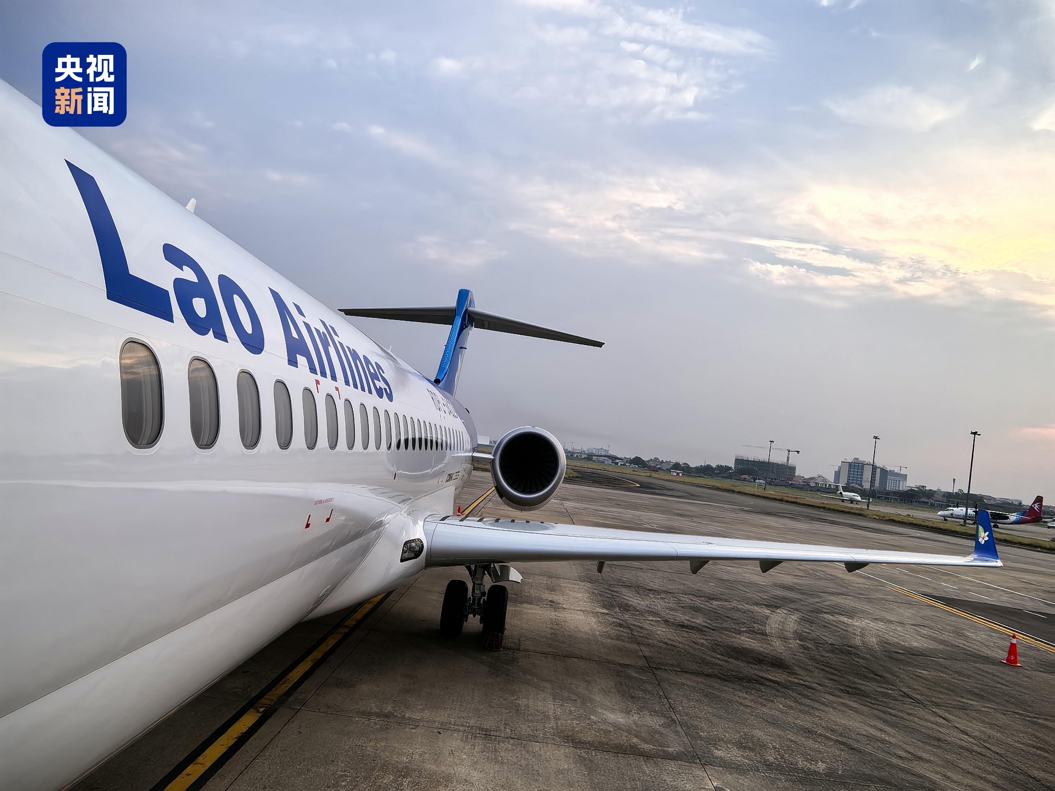 国产飞机C909，完成老挝首航！