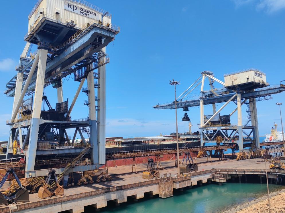 跟着习主席去马来西亚｜看！这朵“并蒂花”绽放得愈发灿烂