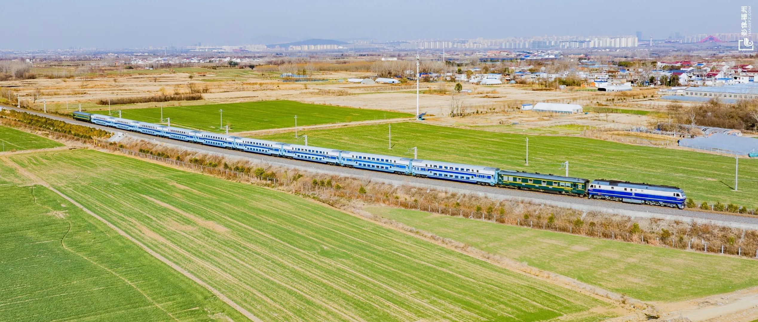 陈子宏:14岁开始“追火车”,拍下上万张照片 陈子宏:14岁开始“追火车”,拍下上万张照片