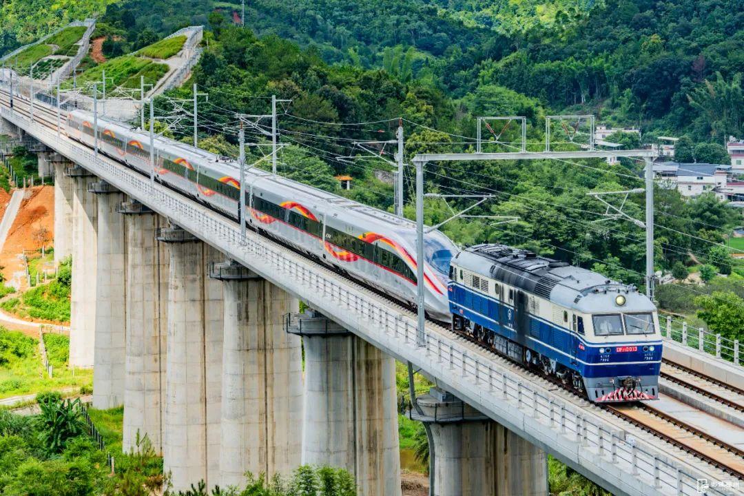 陈子宏:14岁开始“追火车”,拍下上万张照片 陈子宏:14岁开始“追火车”,拍下上万张照片