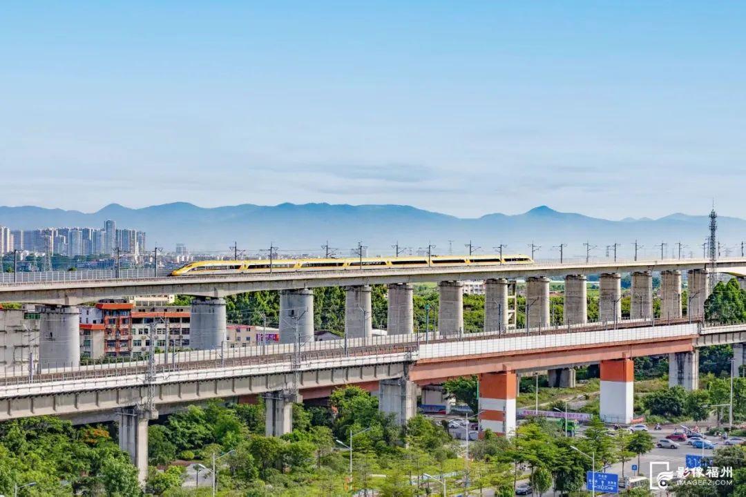 陈子宏:14岁开始“追火车”,拍下上万张照片 陈子宏:14岁开始“追火车”,拍下上万张照片