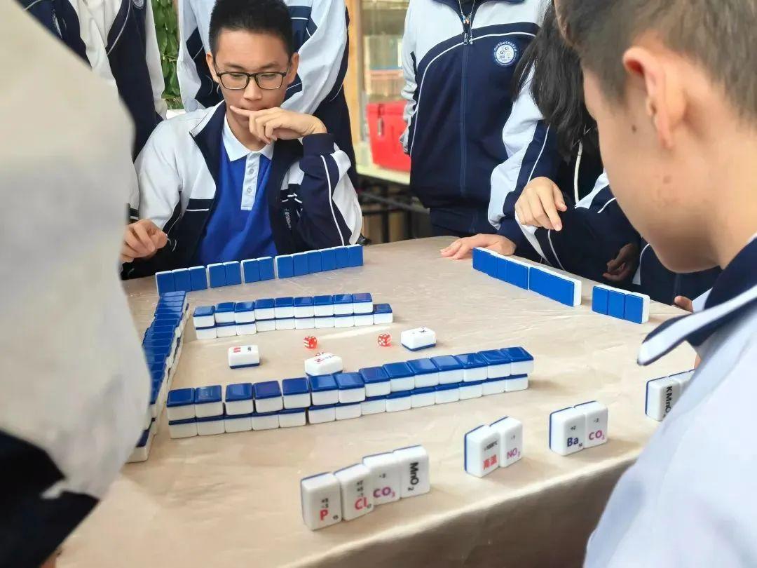 什么？初中生在校天天“打麻将”？！校长：我让打的！