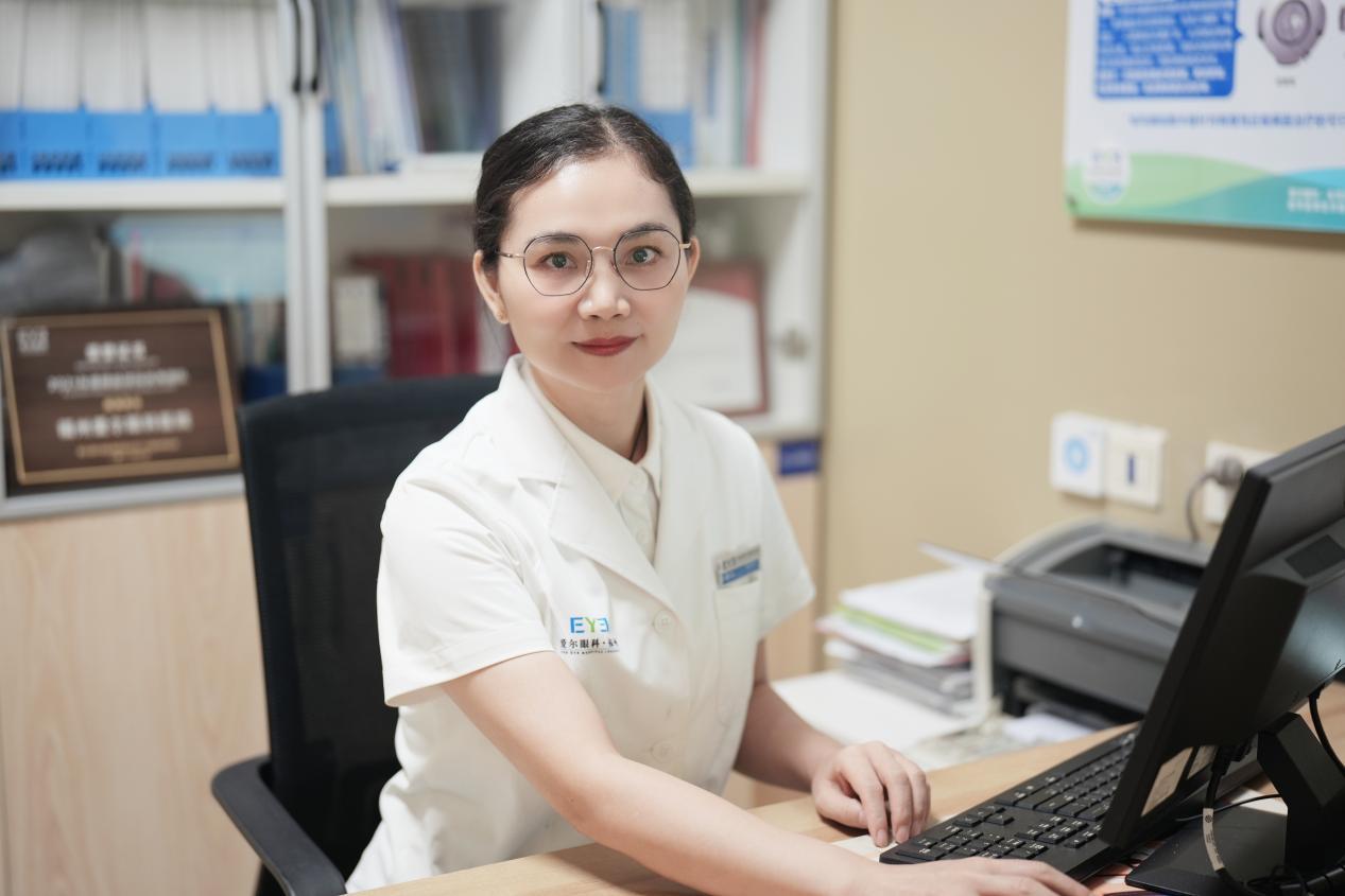 7岁女童视力骤降为0.2，竟与二胎弟弟存在这种关联……