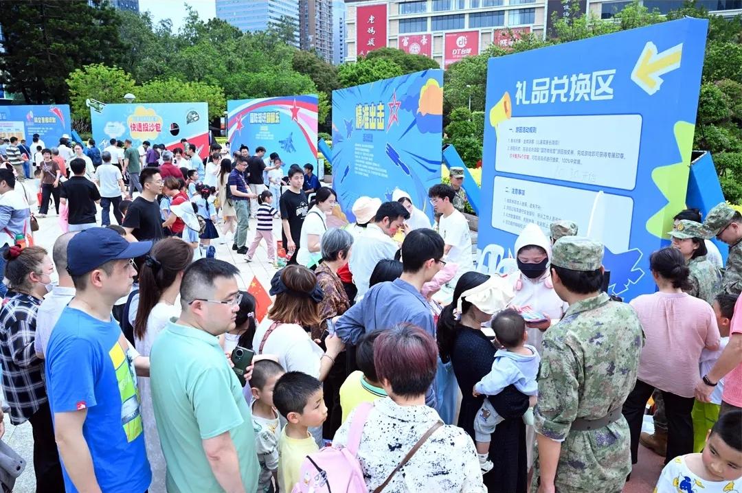 排起长队!这场宣教活动人气旺 排起长队!这场宣教活动人气旺