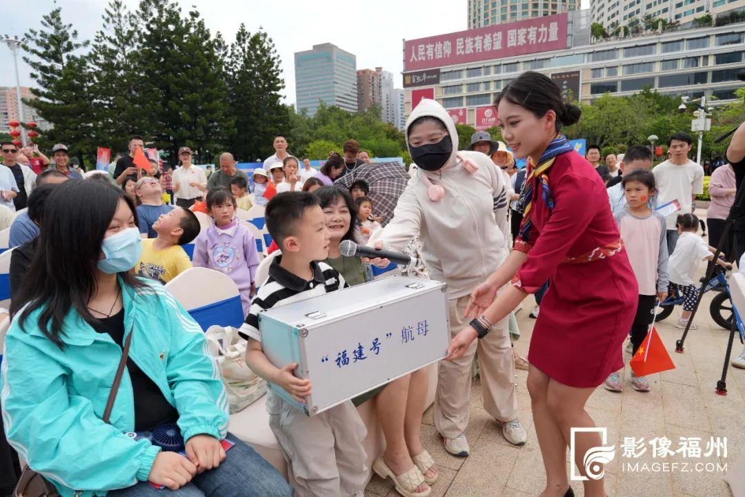 排起长队!这场宣教活动人气旺 排起长队!这场宣教活动人气旺