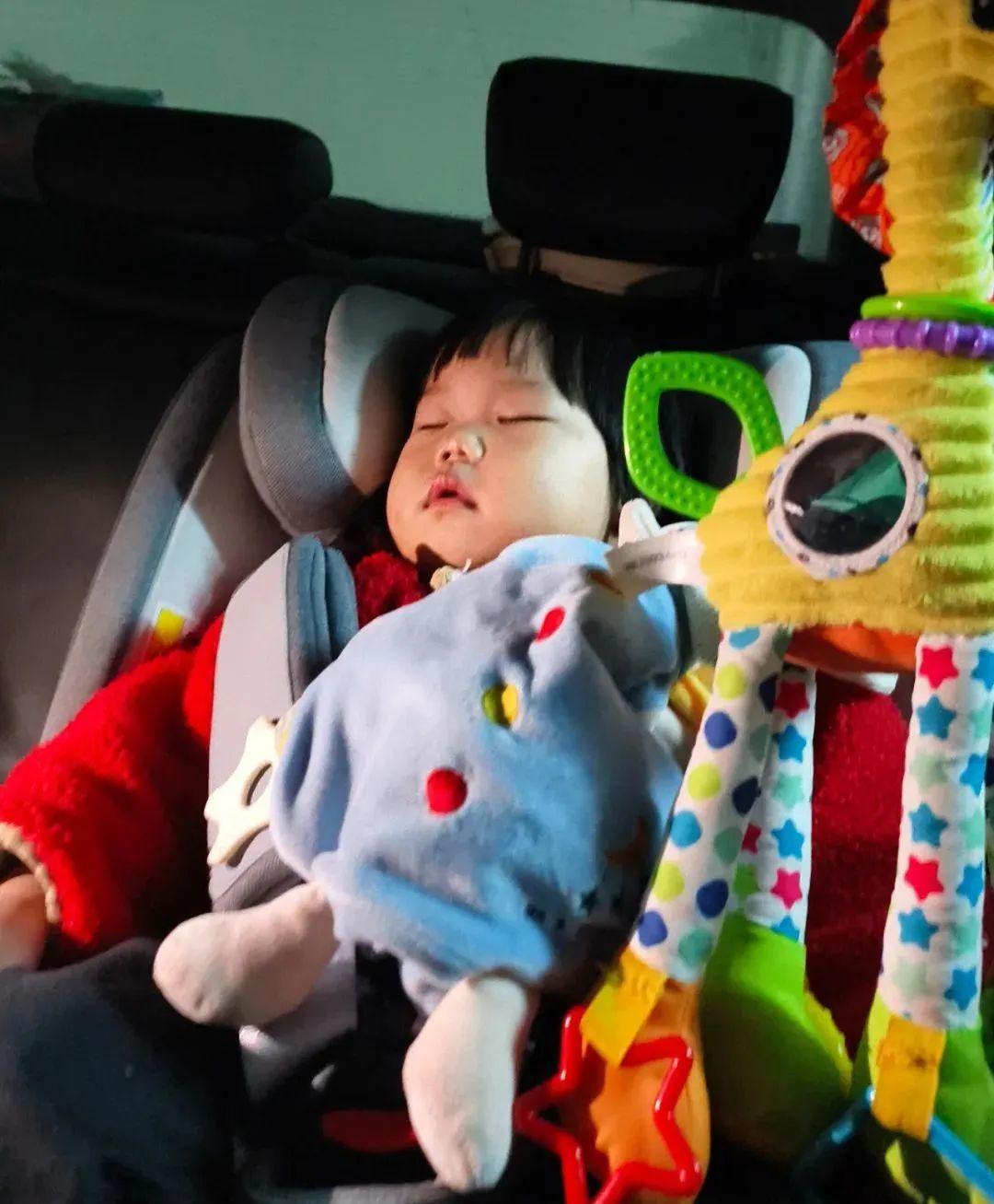 男子全职带娃患产后抑郁 现已离婚