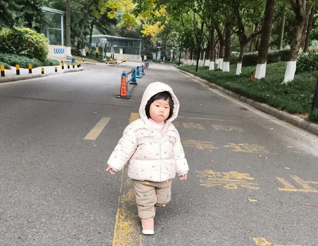 男子全职带娃患产后抑郁 现已离婚