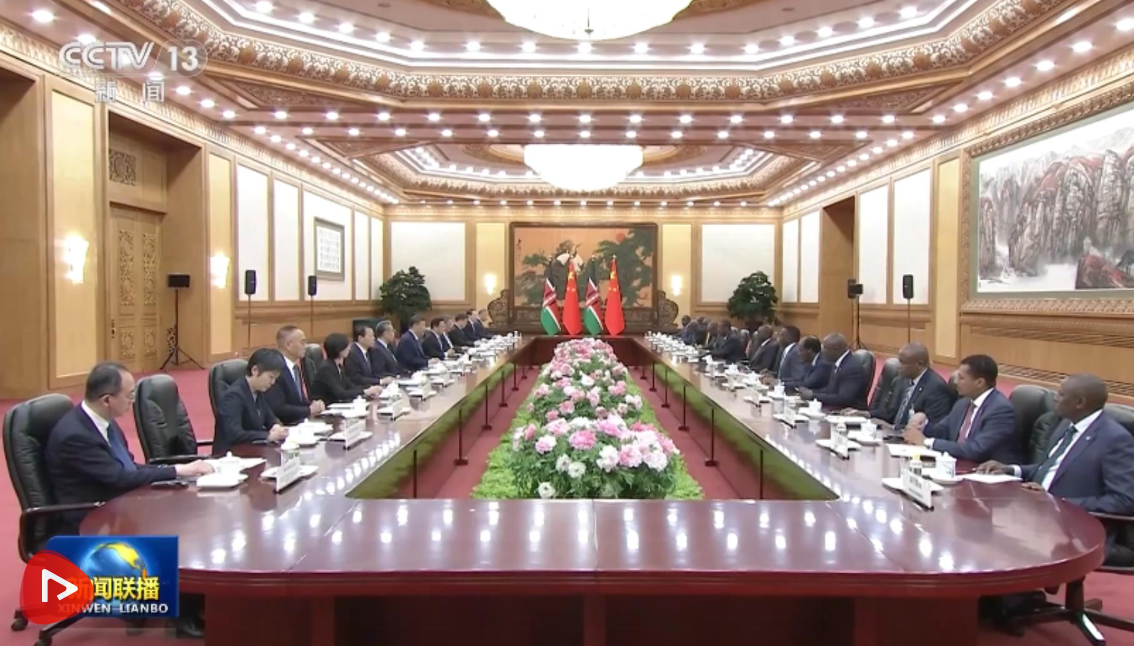 习近平同肯尼亚总统鲁托会谈