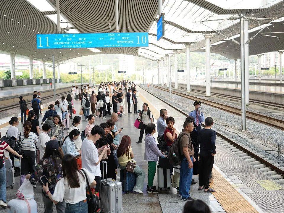 迎接“五一”客流高峰 福州火车站全力保障旅客顺畅出行