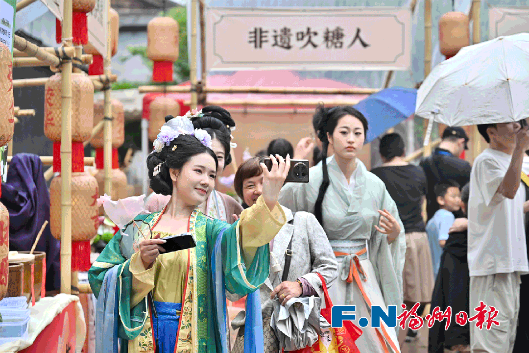 “五一”假期首日，福州红！红！红！