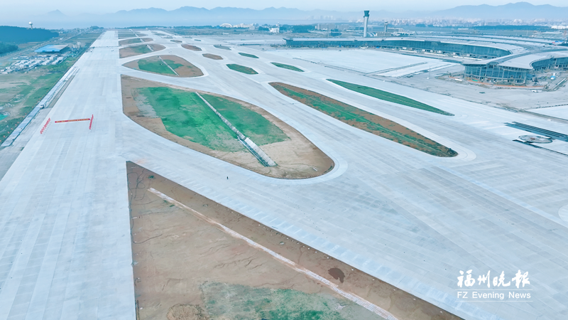 福州机场新建主跑道全线贯通