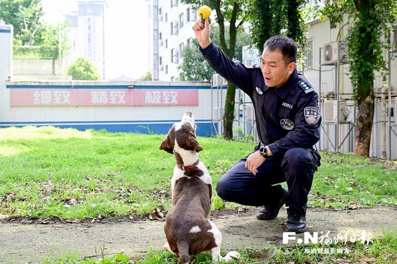 走近福州市全国劳动模范和先进工作者