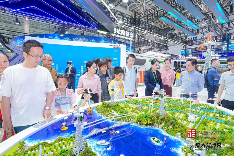 “五一”假期 数字峰会现场体验区人气旺