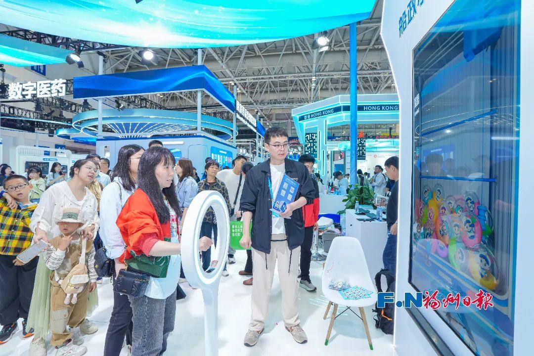 赶海、快闪、非遗……“五一”假期第2天！游客在福州玩这些！