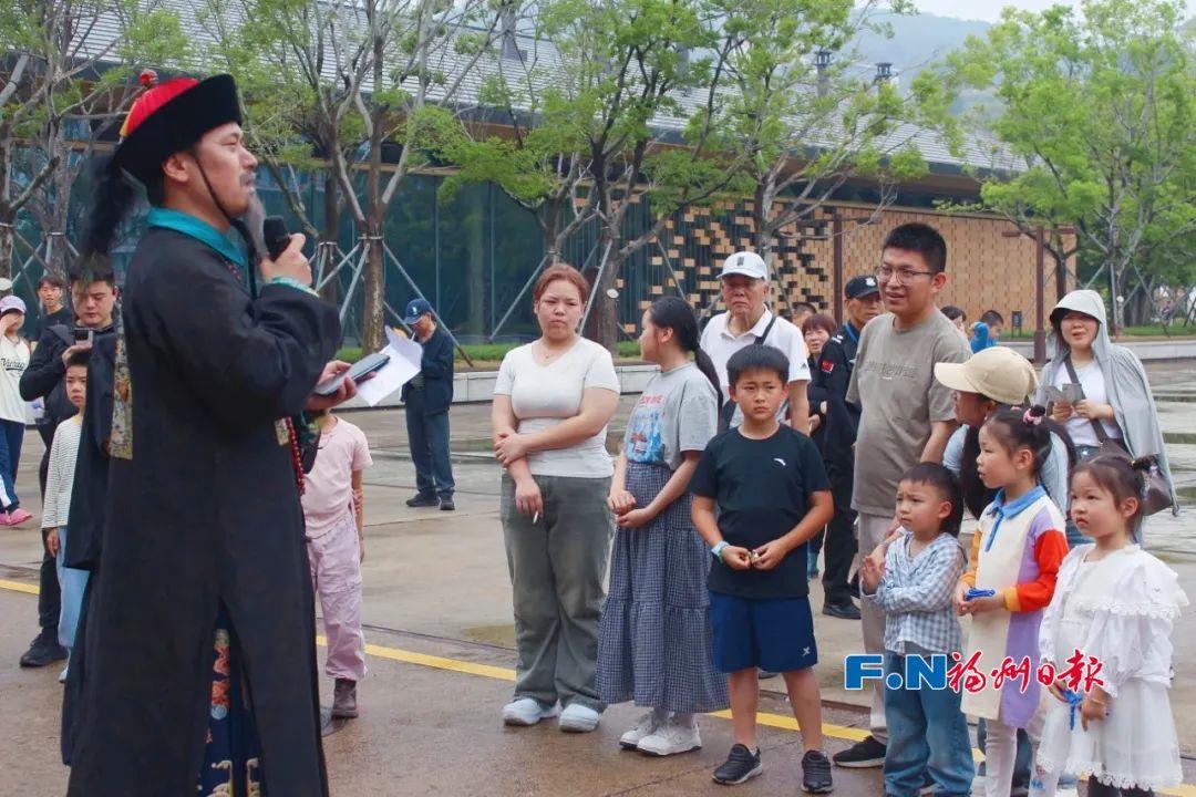 赶海、快闪、非遗……“五一”假期第2天！游客在福州玩这些！