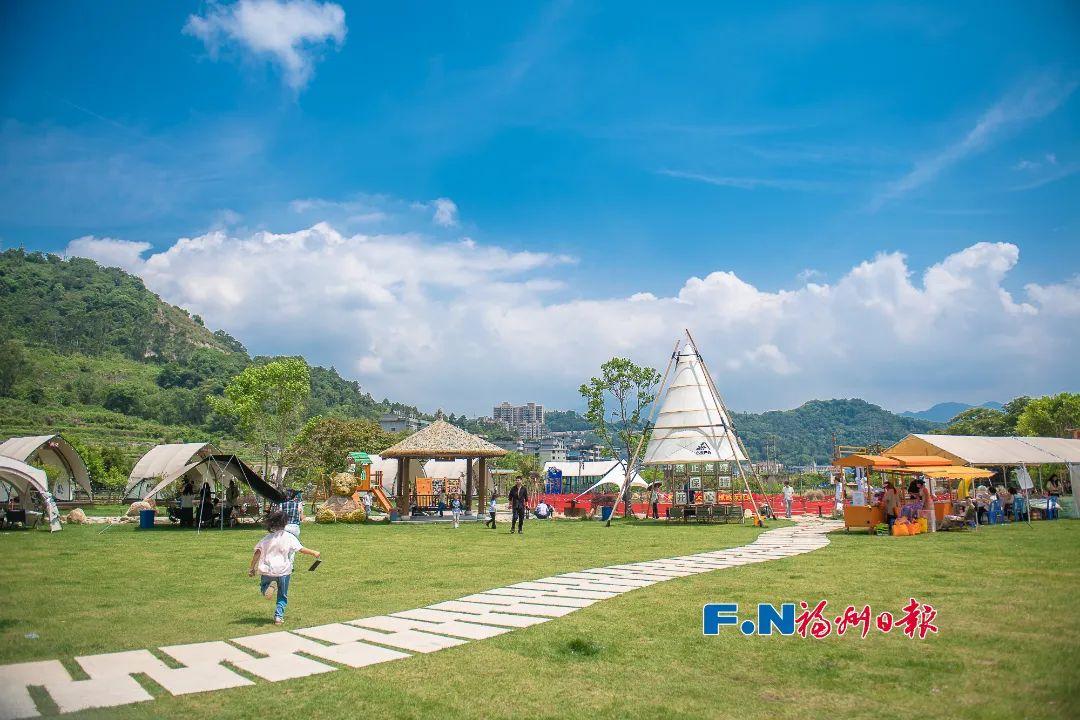 赶海、快闪、非遗……“五一”假期第2天！游客在福州玩这些！