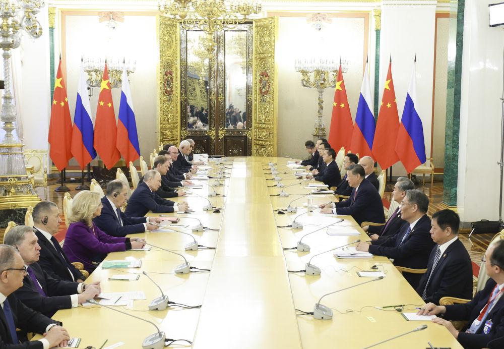 习近平同俄罗斯总统普京会谈