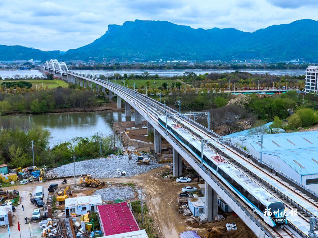 滨海快线开启全线空载试运行 预计年内开通运营