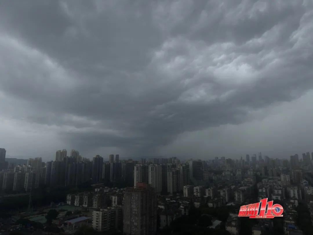 一秒天黑！刚刚，福州紧急预警！雨要下到……