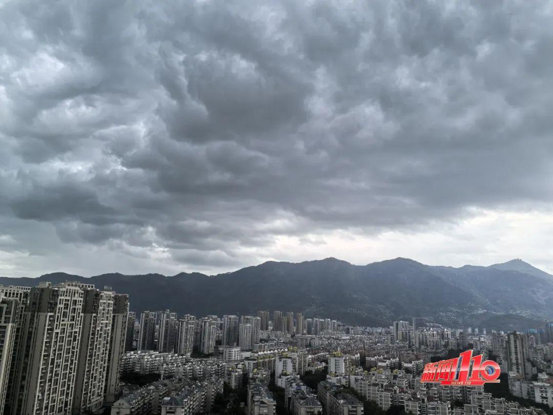 一秒天黑！刚刚，福州紧急预警！雨要下到……