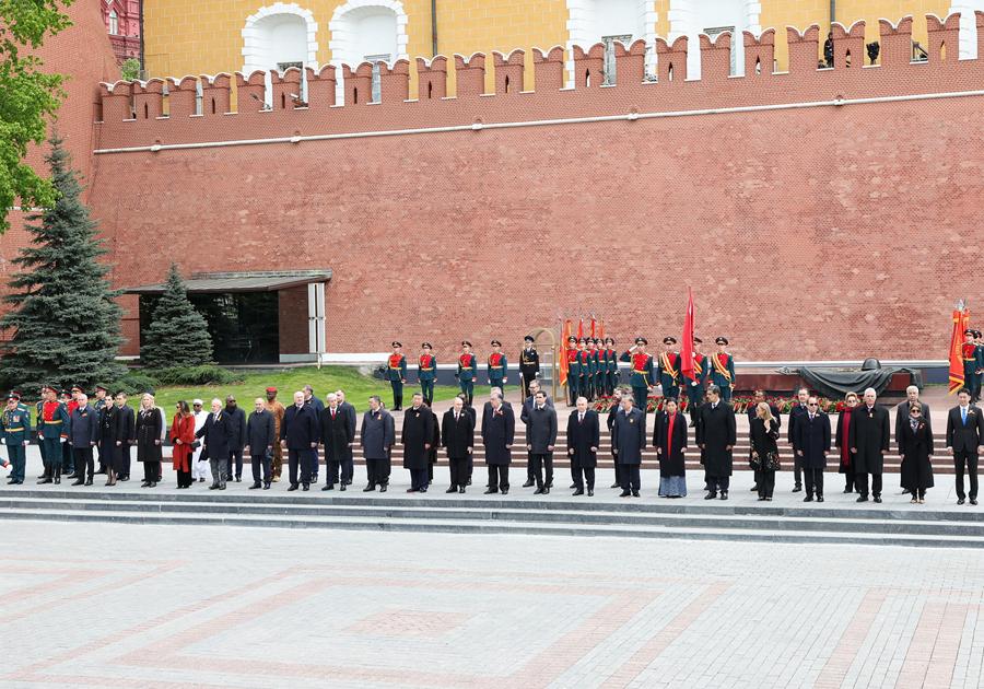 习近平出席俄罗斯纪念苏联伟大卫国战争胜利80周年庆典