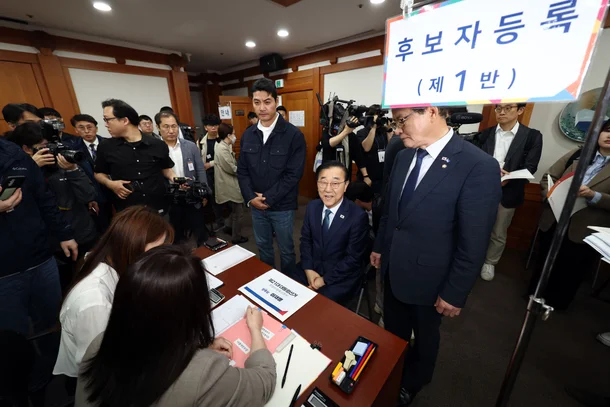 李在明正式登记参选下届韩国总统