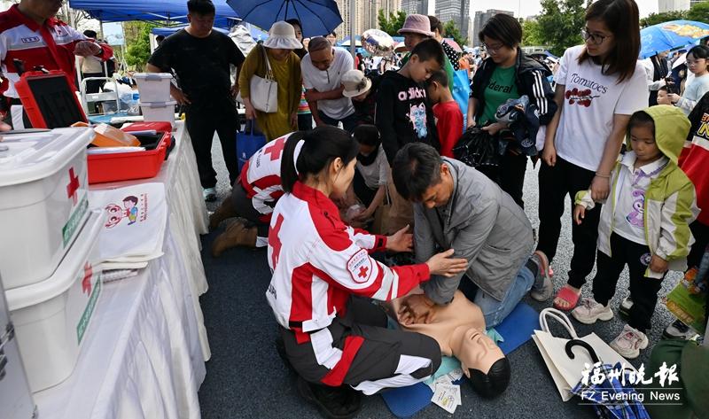 福建开展防灾减灾宣传活动：救援黑科技亮眼 科普活动人气高