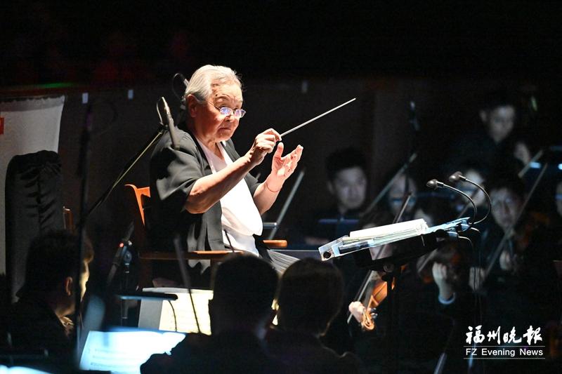 歌剧《塞维利亚理发师》中文版在榕首演 96岁郑小瑛登台指挥续写传奇