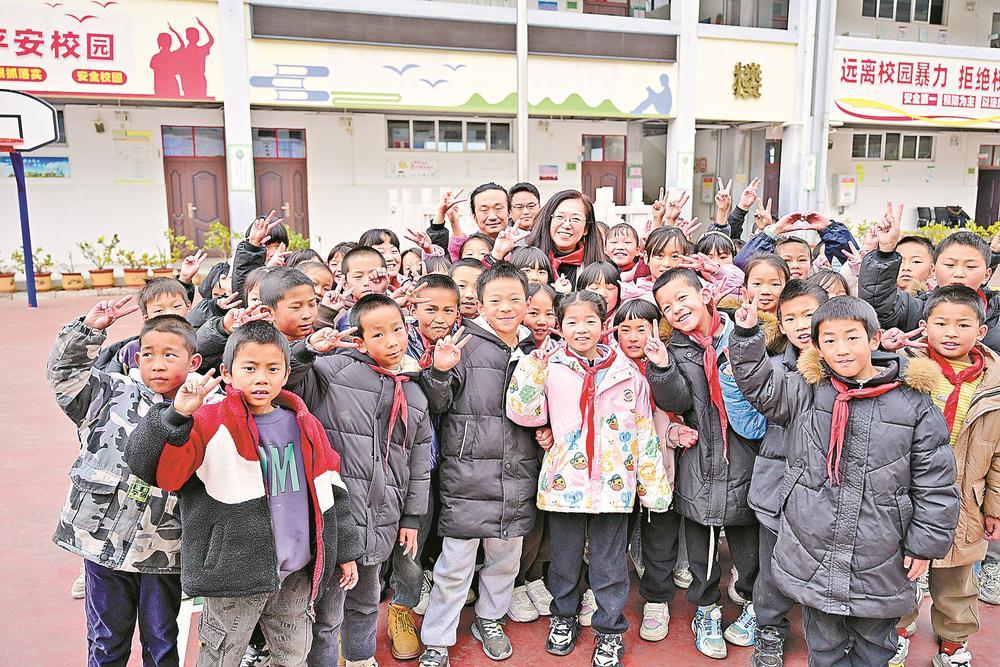 跨越山海去支教 播撒音乐播撒爱