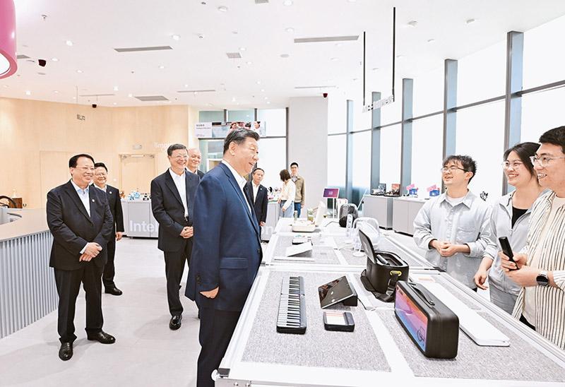 锲而不舍落实中央八项规定精神，以优良党风引领社风民风