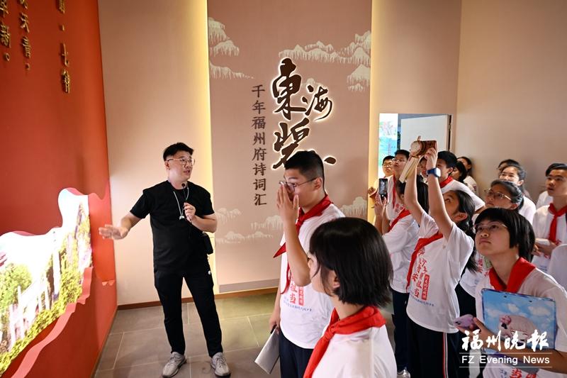 “行走”的思政课“走新”又“走心”