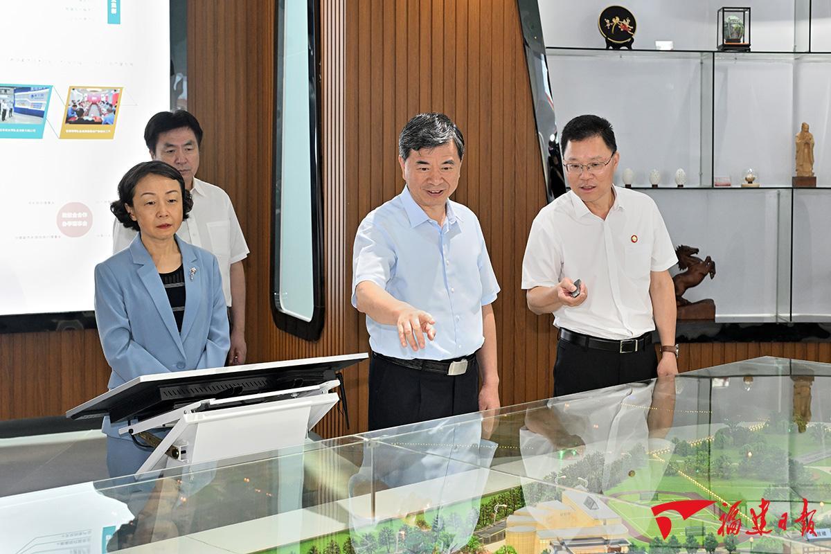 周祖翼在福州调研高校