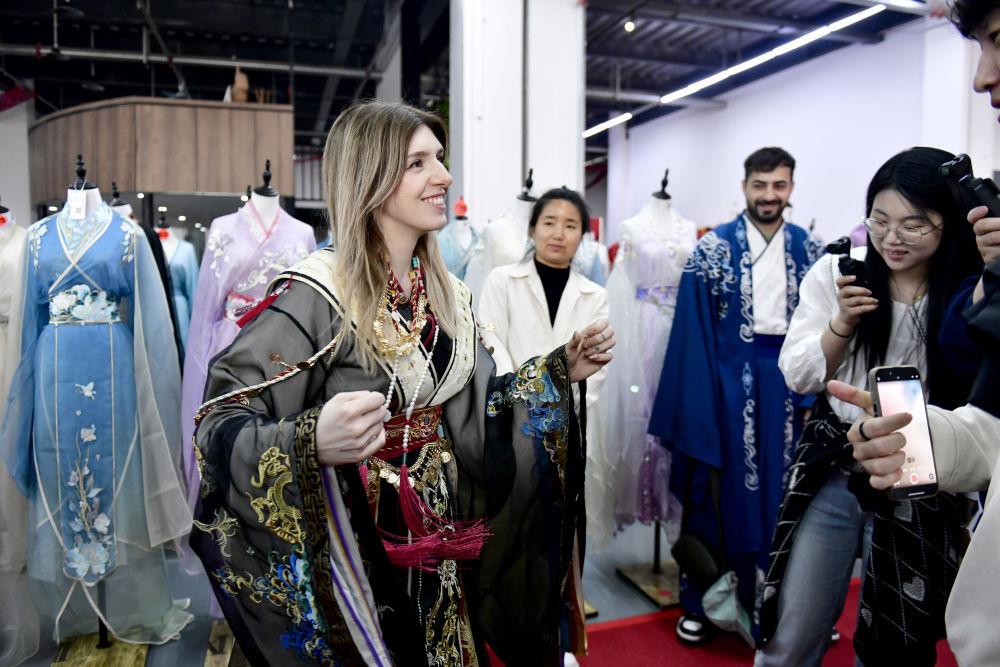 习近平总书记关切事｜特色文化产业焕新姿