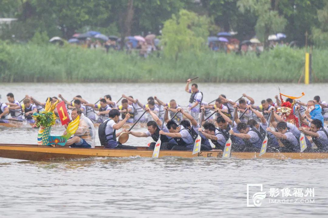 雨中争睹！长乐洞江湖龙舟竞渡！