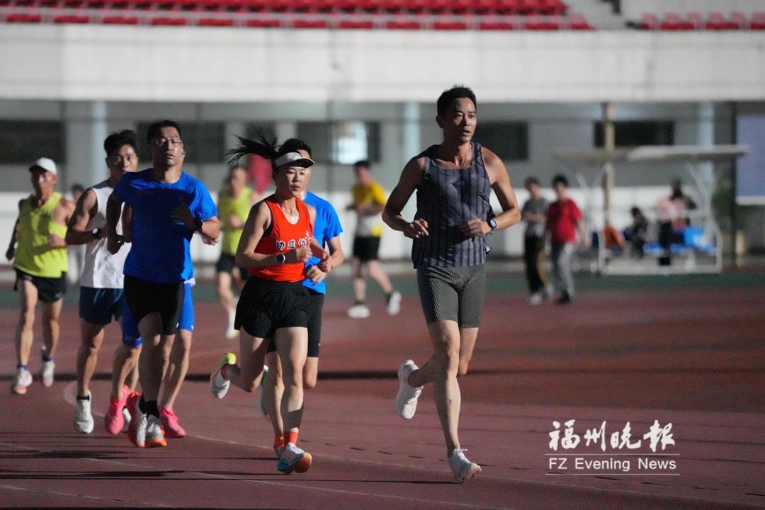 夏日榕城刮起“夜跑风”