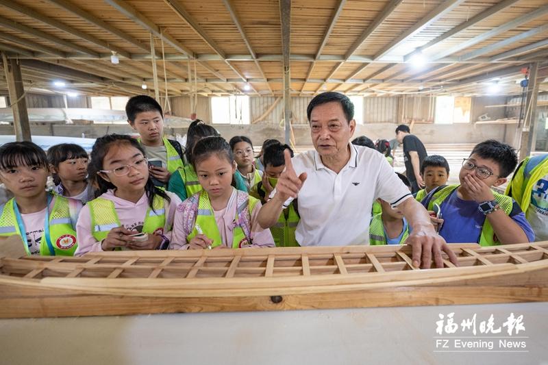 福州晚报写作训练营走进“中国龙舟制造第一村”