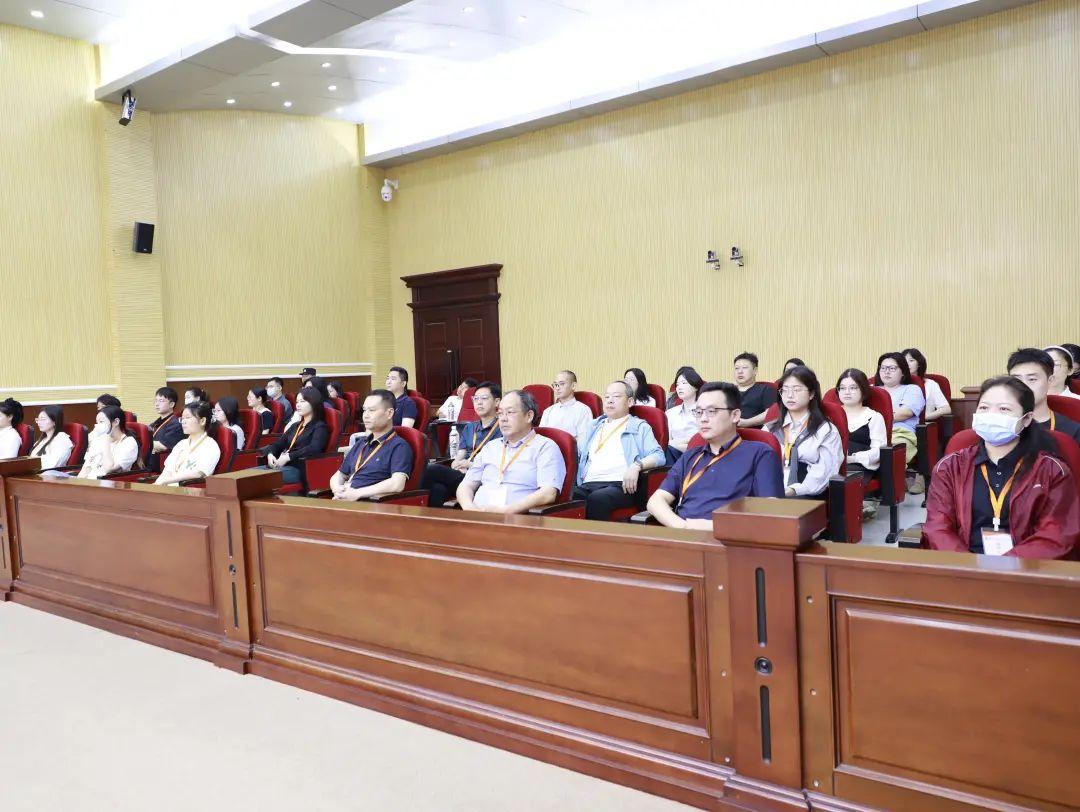 被控受贿超2亿、违规放贷63.9亿！光大信托原董事长闫桂军受审