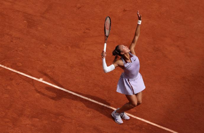 晋级法网32强！郑钦文2-0战胜阿朗戈