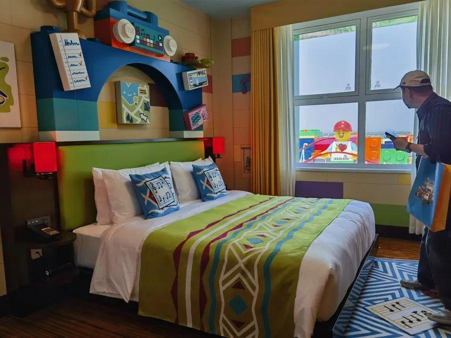 太火爆！住一晚最高7463元，90分钟内售罄！网友炸锅……