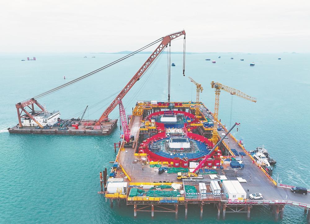 福建省内最大跨径桥主塔开始“长个儿”了