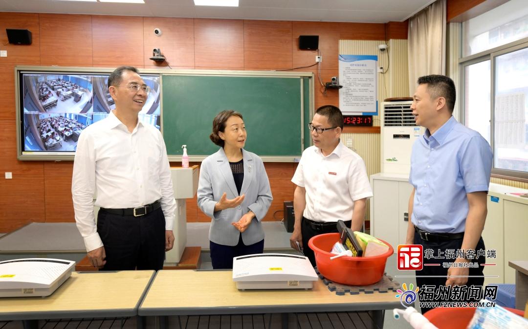 郭宁宁吴贤德检查高考准备工作
