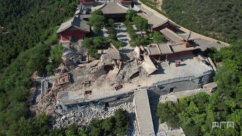 “听到轰隆一声”！太原一博物馆有建筑坍塌，山体出现大坑！