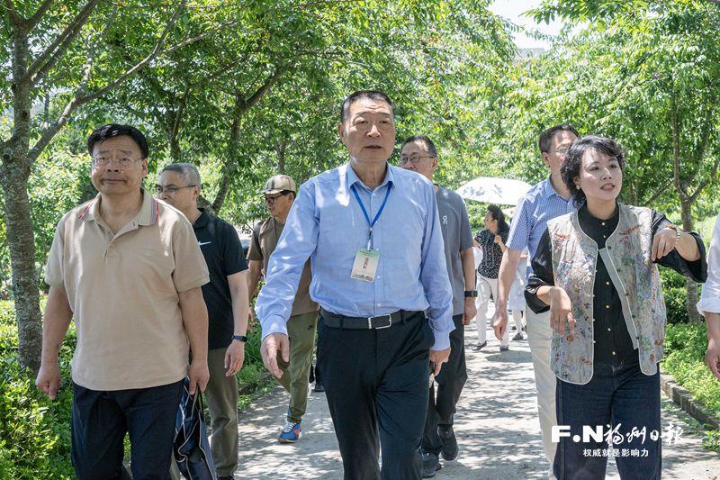 左海会客厅｜徐贵祥：在英雄的城市寻找新时代英雄叙事