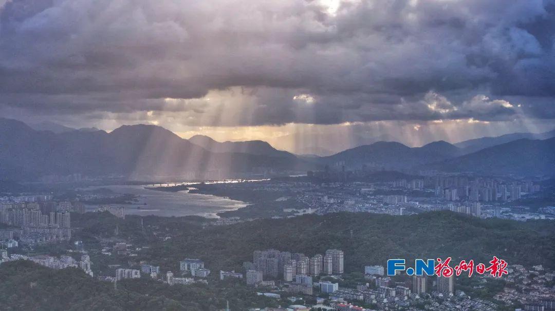 台风前！福州上空现奇观，刷屏朋友圈！