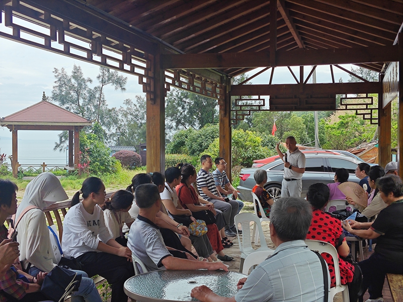 鼓楼鼓西街道后县社区开展“红心向党，海映初心”主题党日暨国防教育活动