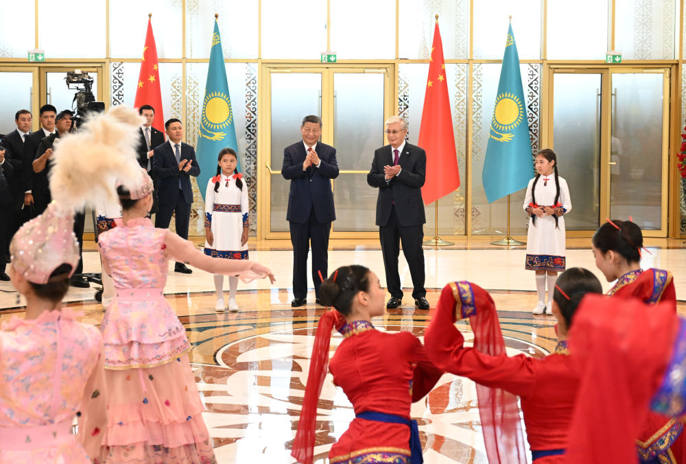 第一观察·瞬间&nbsp;|&nbsp;特殊礼遇 深厚情谊