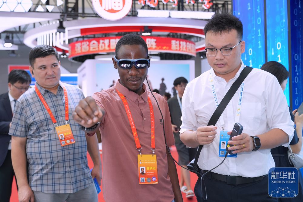 第二十三届中国·海峡创新项目成果交易会在福州举行