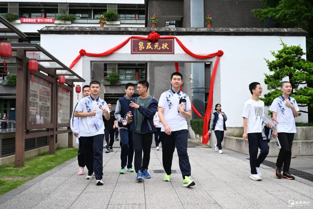 未来总是甜的!加油,少年! 未来总是甜的!加油,少年!