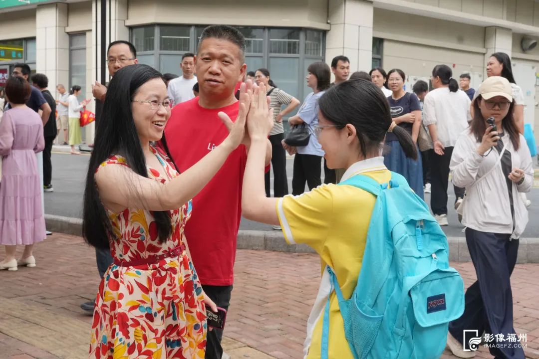 未来总是甜的!加油,少年! 未来总是甜的!加油,少年!