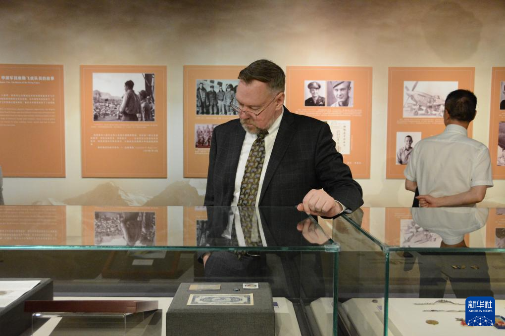 “铭记英雄——飞虎队主题历史图片展”在福州开展